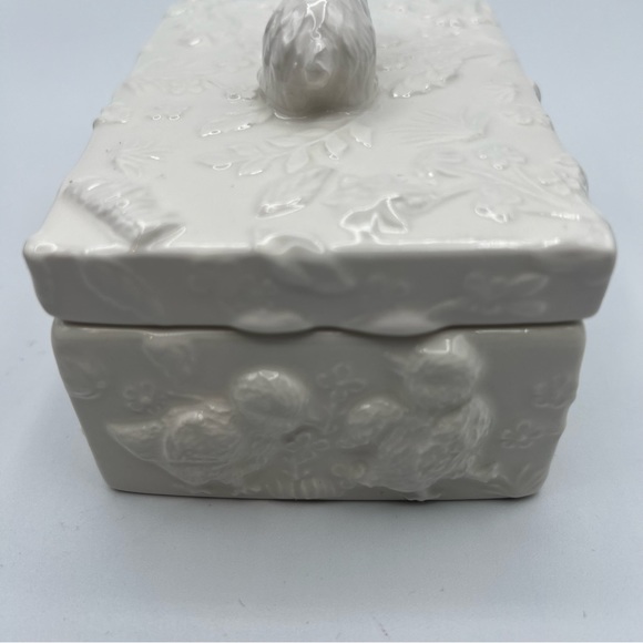 Bunny Rabbit Trinket Box Ducks Chicks Lambs Flowers Global Design Kate Williams - Picture 16 of 16